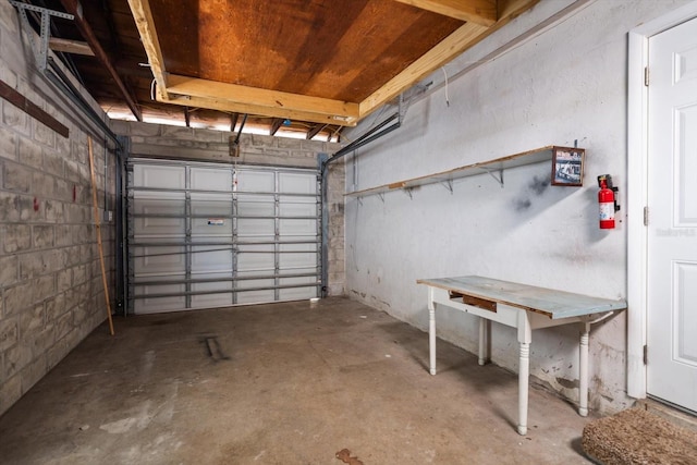 6282 41st Ave N, Saint Petersburg, FL 33709 - view of garage