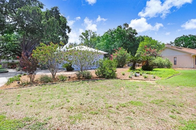 613 Sportsman Park Dr, Seffner, FL 33584 - view of grassy yard