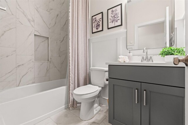 6123 Golden Nettle Dr, Apollo Beach, FL 33572 - full bathroom with vanity, toilet, and shower / tub combo