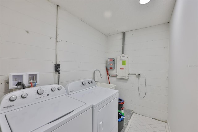 1110 Waterview Blvd E, Lakeland, FL 33801 - washroom with washing machine and dryer