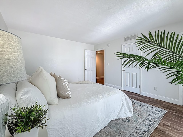 105 4th Ave NE Unit 426, Saint Petersburg, FL 33701 - bedroom with wood finished floors and a closet