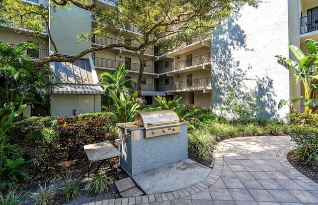 105 4th Ave NE Unit 426, Saint Petersburg, FL 33701 - view of community featuring exterior kitchen