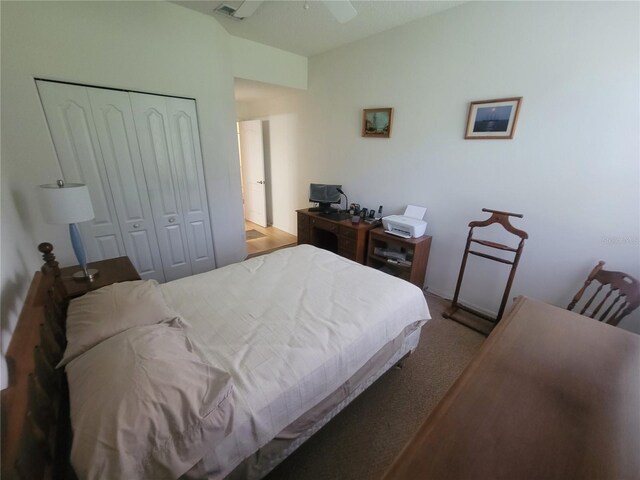611 Tremont Greens Ln, Sun City Center, FL 33573 - bedroom with a closet, ceiling fan, and carpet flooring