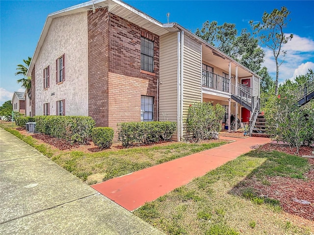 21032 Voyager Blvd Unit 8, Land O Lakes, FL 34638 - photo 2