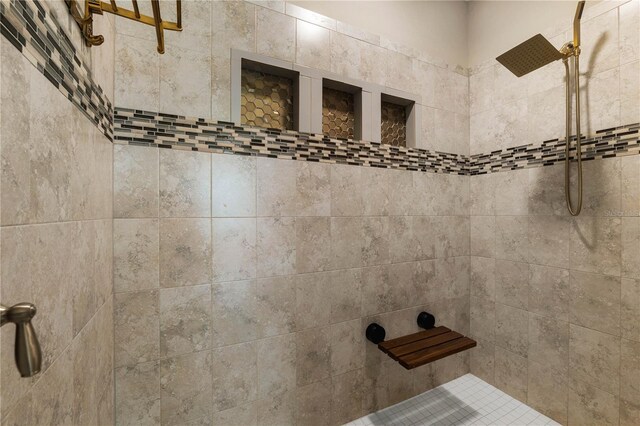 3091 King Fern Dr, Wimauma, FL 33598 - detailed view of tiled shower