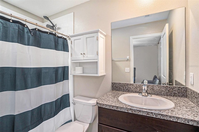 146 Rain Berry Ave, Ruskin, FL 33570 - full bath featuring vanity and a shower with shower curtain