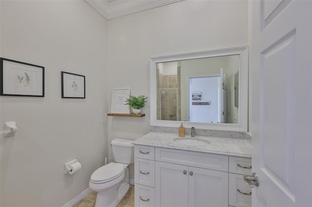 6468 Rubia Cir, Apollo Beach, FL 33572 - bathroom featuring toilet, vanity, baseboards, crown molding, and tiled shower
