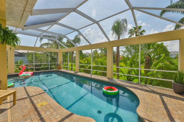 6468 Rubia Cir, Apollo Beach, FL 33572 - swimming pool with a patio area and a lanai