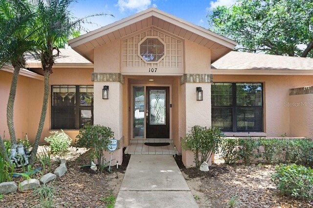 107 Halton Cir, Seffner, FL 33584 - entrance to property with stucco siding