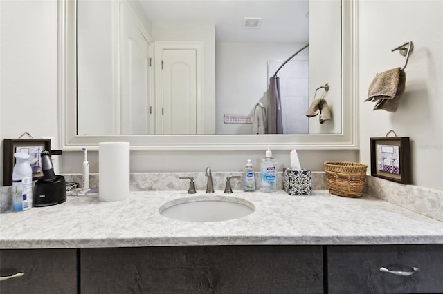 7991 Lake James Blvd, Lakeland, FL 33810 - bathroom with vanity and a shower with curtain