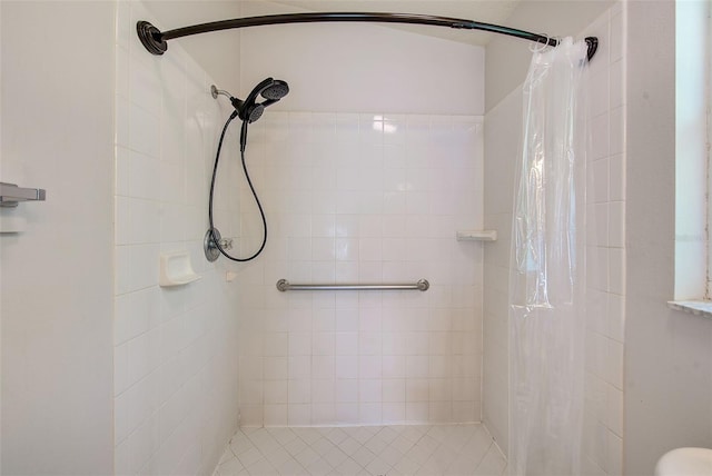 22943 Sills Loop, Land O Lakes, FL 34639 - bathroom with a tile shower