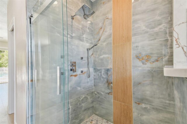 9709 Bay Colony Dr, Riverview, FL 33578 - full bath featuring a stall shower