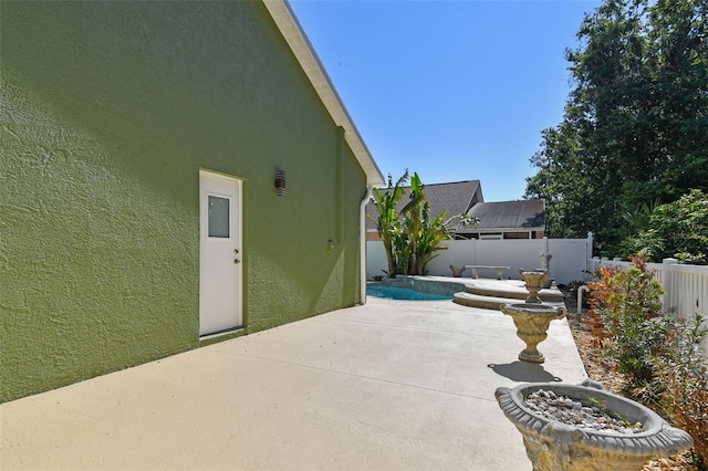 9709 Bay Colony Dr, Riverview, FL 33578 - fenced backyard featuring a patio area
