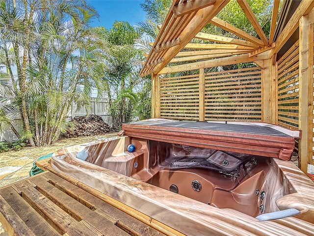 7125 S Shore Dr S, Saint Petersburg, FL 33707 - view of wooden deck