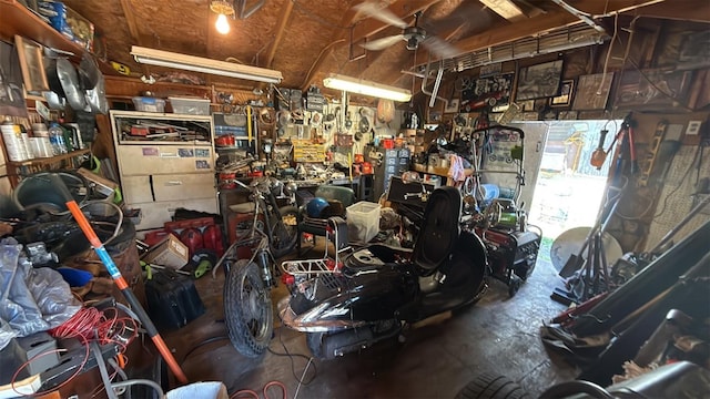 3424 16th St E, Bradenton, FL 34208 - garage featuring a workshop area and ceiling fan