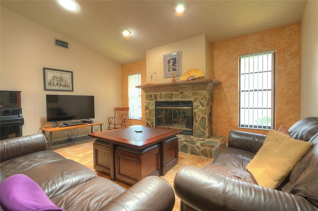 313 Oak Crest Dr, Safety Harbor, FL 34695 - living room featuring a fireplace, recessed lighting, and lofted ceiling