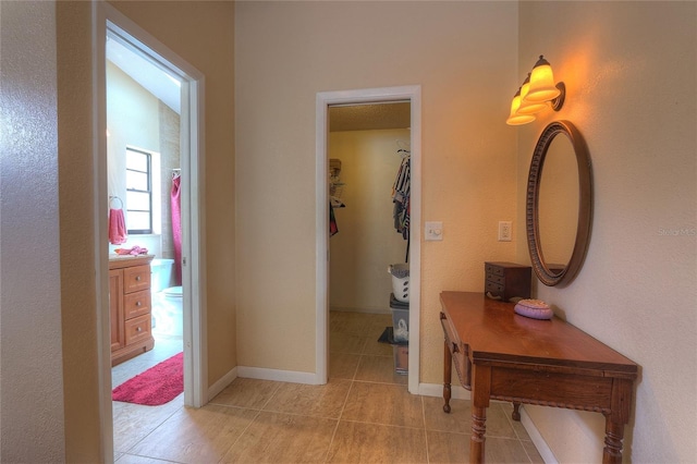 313 Oak Crest Dr, Safety Harbor, FL 34695 - hall featuring baseboards