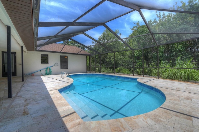 313 Oak Crest Dr, Safety Harbor, FL 34695 - outdoor pool with a patio
