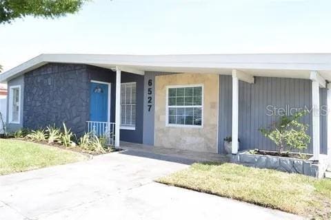 6527 S W Shore Cir, Tampa, FL 33616 - photo 1