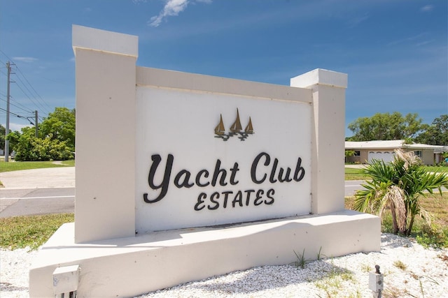 9591 Commodore Dr, Seminole, FL 33776 - view of community sign