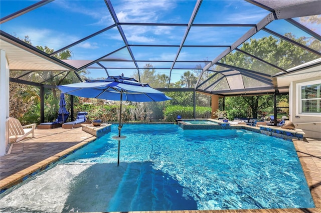 1817 Piccadilly Cir, Cape Coral, FL 33991 - view of pool with a patio, a pool with connected hot tub, and glass enclosure