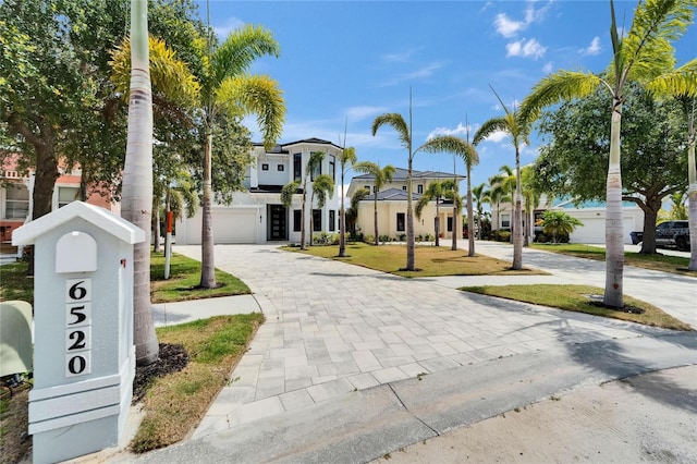 6520 Simone Shores Cir, Apollo Beach, FL 33572 - view of front of property featuring driveway and a front yard