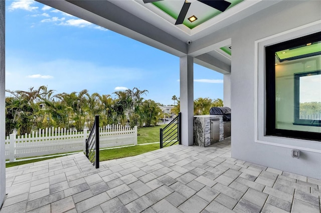 6526 Simone Shores Cir, Apollo Beach, FL 33572 - view of patio featuring a ceiling fan