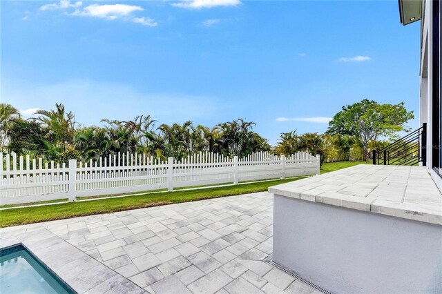 6526 Simone Shores Cir, Apollo Beach, FL 33572 - view of patio / terrace