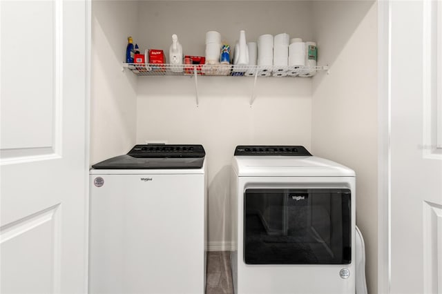 2925 Evergreen Elm Pass, Wesley Chapel, FL 33543 - laundry area featuring washing machine and clothes dryer