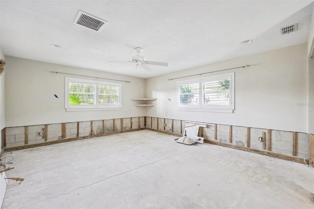 1399 49th Ave NE, Saint Petersburg, FL 33703 - photo 18