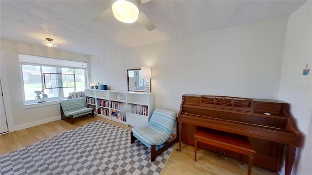 1200 47th St N, Saint Petersburg, FL 33713 - sitting room with wood finished floors and a ceiling fan