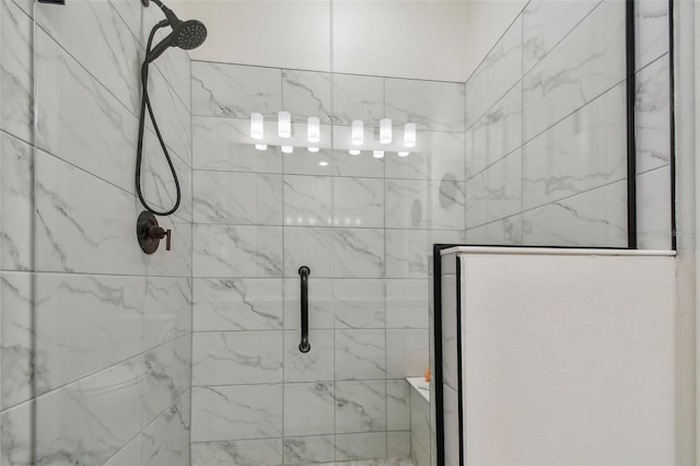 9577 Sandy Bluffs Cir, Parrish, FL 34219 - bathroom featuring a stall shower