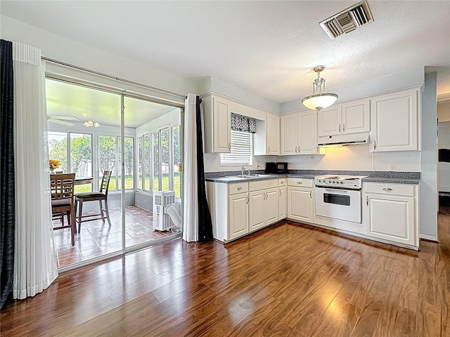 3271 36th St N, Saint Petersburg, FL 33713 - photo 13