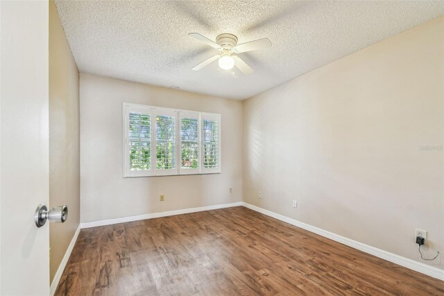 3044 Muir St, Holiday, FL 34691 - photo 32
