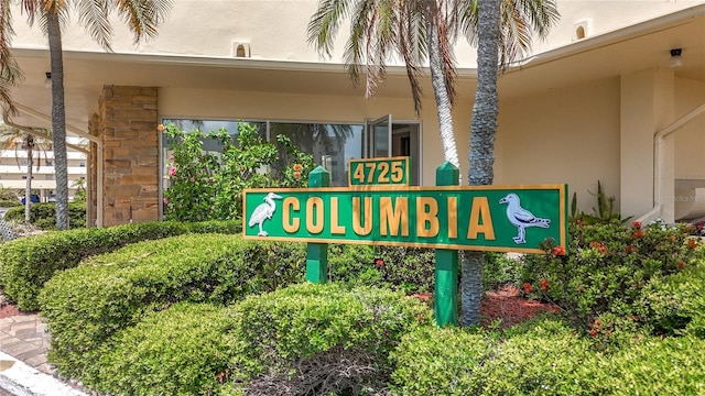 4725 Cove Cir Unit 908, Saint Petersburg, FL 33708 - exterior view of stucco siding