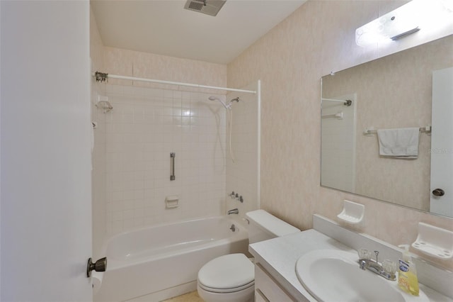 1904 Canterbury Ln Unit 18, Sun City Center, FL 33573 - full bathroom featuring toilet, shower / bath combination, and vanity
