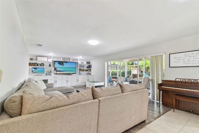10387 Majestic Dr, Largo, FL 33774 - view of living room