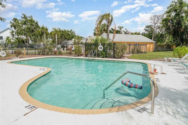 7833 Ontario Street Cir, Sarasota, FL 34243 - community pool featuring a patio area