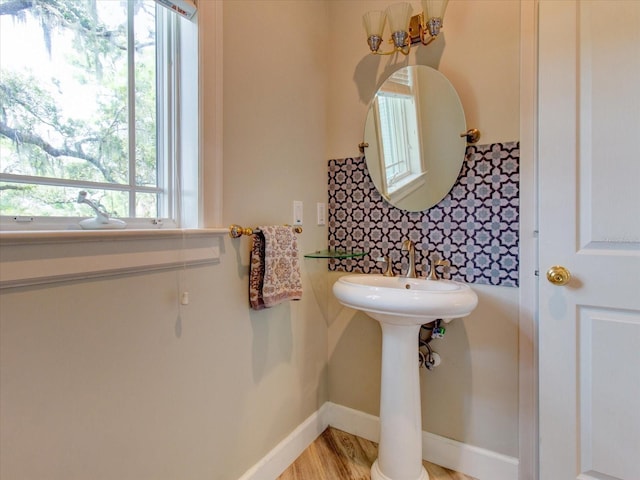 504 Riverside Dr Unit 504, Tarpon Springs, FL 34689 - bathroom featuring baseboards
