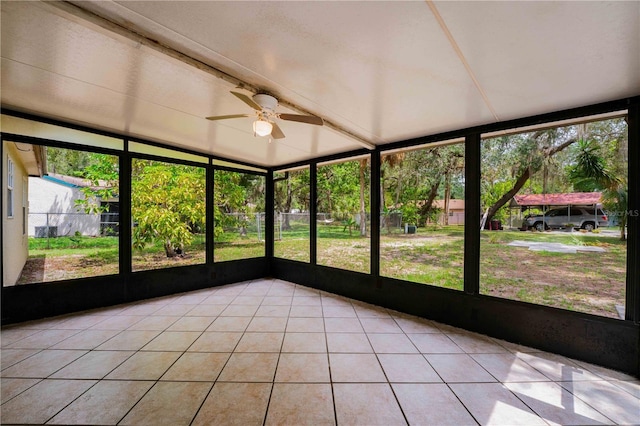 4032 Albany Rd, Labelle, FL 33935 - unfurnished sunroom with ceiling fan