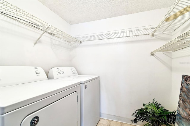 1109 Pine Ridge Cir W Unit C1, Tarpon Springs, FL 34688 - laundry room with separate washer and dryer