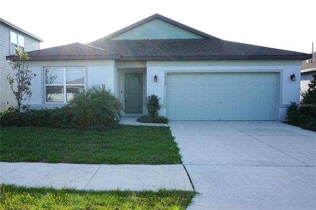 9512 Summers Cay Cir, Thonotosassa, FL 33592 - single story home featuring concrete driveway, a garage, and stucco siding