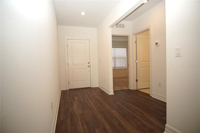 9512 Summers Cay Cir, Thonotosassa, FL 33592 - corridor with dark wood-type flooring, baseboards, and recessed lighting
