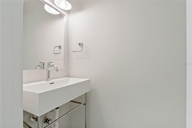 433 Pineapple St, Tarpon Springs, FL 34689 - bathroom with vanity