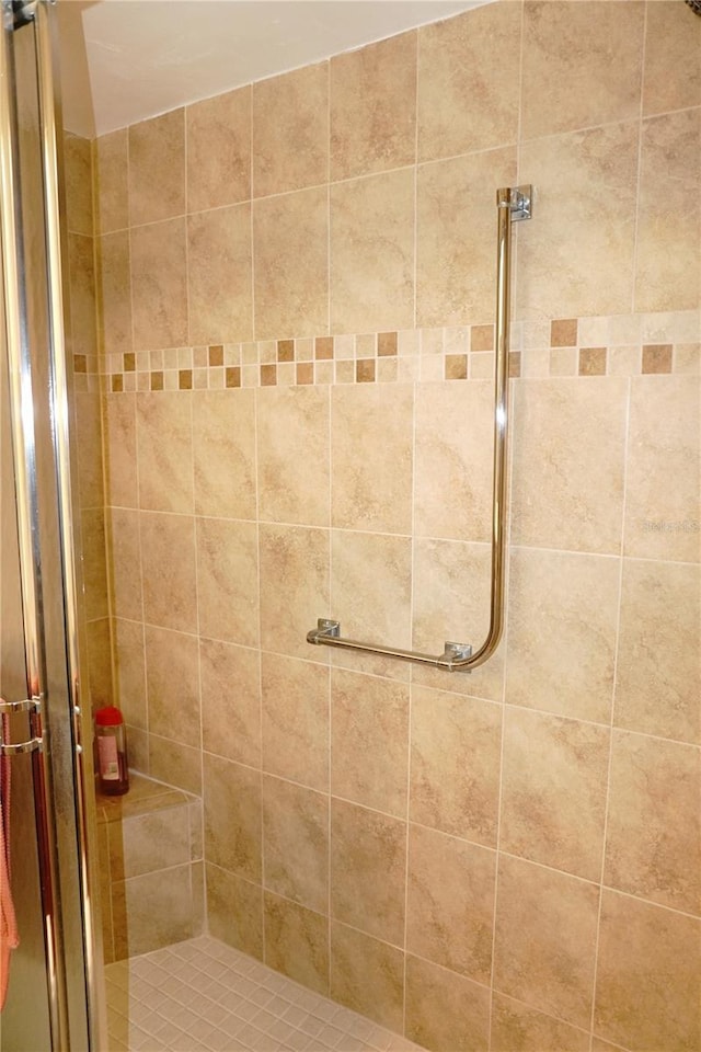 4324 Tahitian Gardens Cir Unit J, Holiday, FL 34691 - full bath with a shower stall