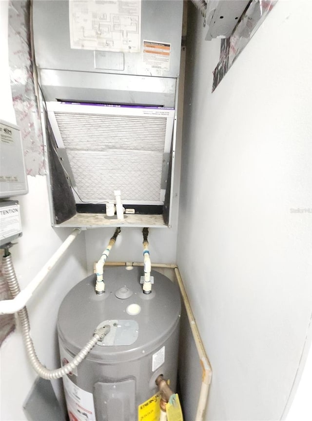 2935 Lichen Ln Unit D, Clearwater, FL 33760 - utilities featuring water heater