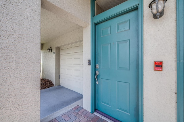 731 Cruise View Dr, Tampa, FL 33602 - doorway to property with stucco siding