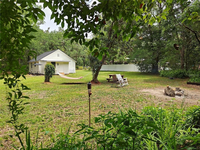 18452 Fort Dade Ave, Brooksville, FL 34601 - view of yard with an outdoor structure
