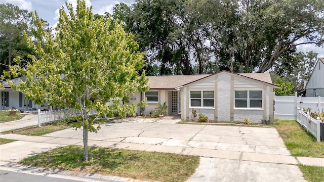 3217 Saddlebrook Ave, Tampa, FL 33618 - photo 1