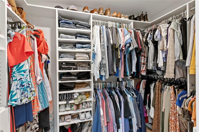 125 Live Oak Ln, Largo, FL 33770 - view of walk in closet